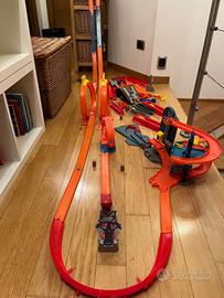 Hot Wheels pista 9 mt+Garage+Accessori