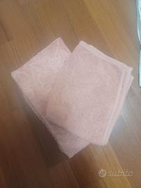 Asciugamani da bagno rosa chiaro
