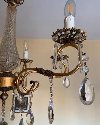 Lampadario vintage con gocce in vetro