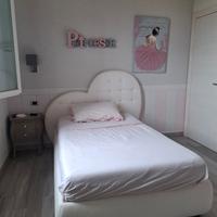 letto a cuore eco pelle  bianco finto  capitonnè