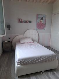 letto a cuore eco pelle  bianco finto  capitonnè
