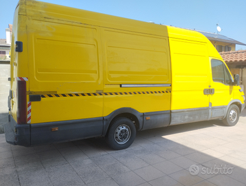 Iveco Daily tetto alto passo extra lungo