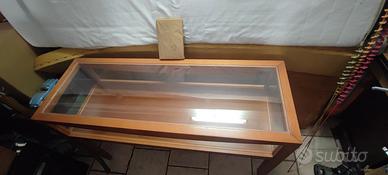 tavolino vetrina portaoggetti 