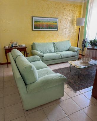Divani in tessuto vellutato