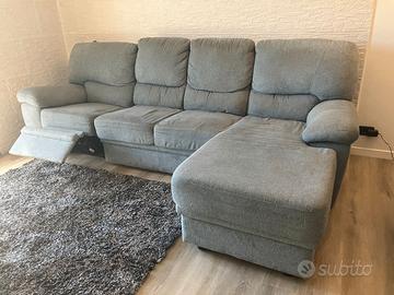 Divano 4 posti grigio con penisola e relax 272 cm 