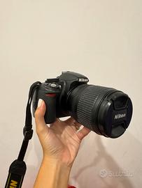 Nikon D3100 + obiettivo 18-55mm Compatta,versatile