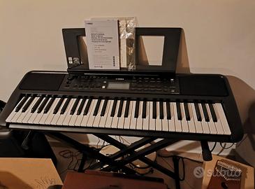 Tastiera Yamaha PSR-E383