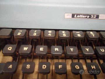 MACCHINA DA SCRIVERE OLIVETTI LETTERA 32 @