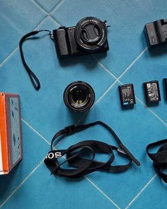Fotocamera mirrorless Sony α A5100 con 2 obiettivi