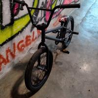 bicicletta bmx 