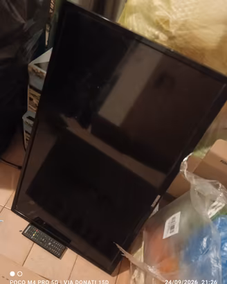 TV Telefunken danneggiata