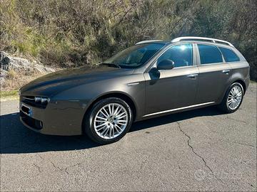 Alfa Romeo 159 1.9 JTDm 16 V SPORTWAGEN