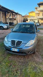 Lancia y benzina neopatentati