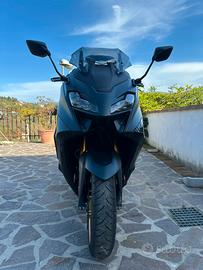 Yamaha Tmax 2023 tech max