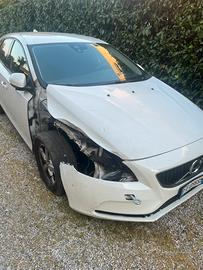 Volvo V40(2016)