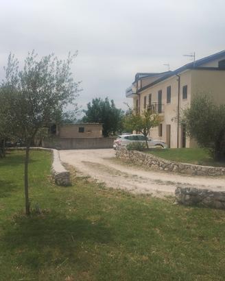 Casa indipendente con giardino