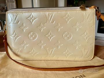 Pochette LOUIS VUITTON