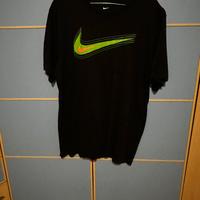 T-shirt nike