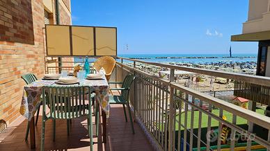 Igea Marina Bilocale Fronte Mare Estivo