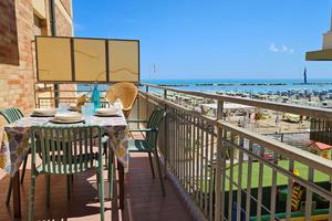 Igea Marina Bilocale Fronte Mare Estivo