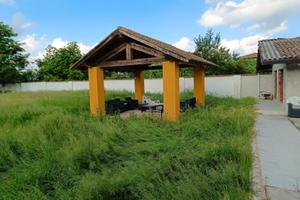 Due rustici con terreno edificabile