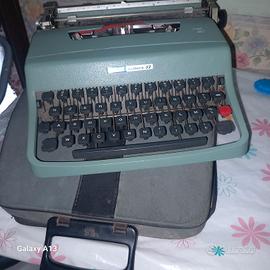 macchina  per scrivere 