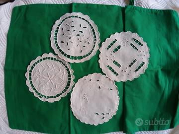 4 centrini / sottobicchieri di stoffa antichi cuci