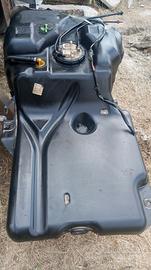 serbatoio Nissan interstar 2004