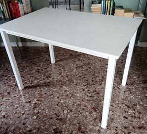 Tavolo effetto bianco larice dim. 70x110