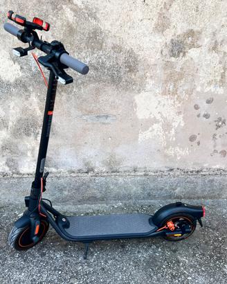 Monopattino Ninebot F40i