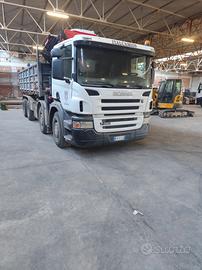Scania 380 con gru Palfinger 27000, radiocomando 