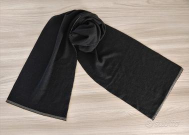 Sciarpa double face nera e grigia