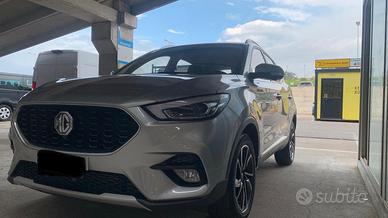 Mg zs Luxury