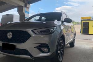 Mg zs Luxury