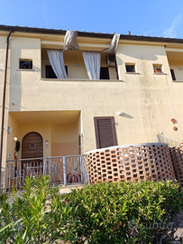 Villetta a schiera con giardino privato