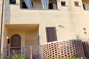 Villetta a schiera con giardino privato