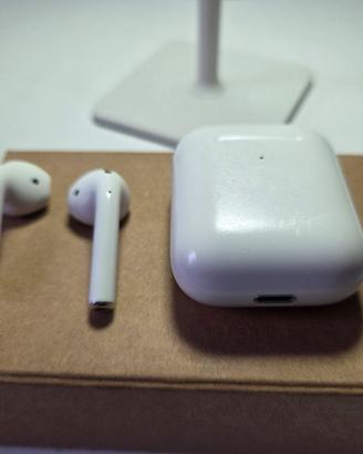 Apple Airpods 2 con ricarica wireless