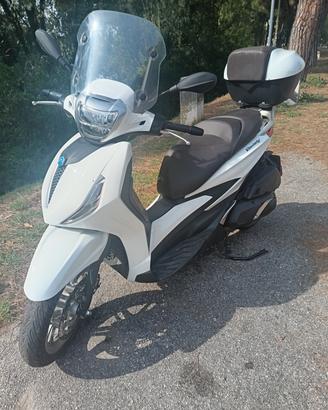 Beverly 400