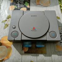 Playstation 1 con joystick e memory card