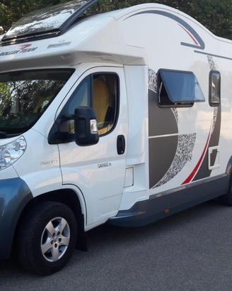 Camper Roller Team T-Line  Garage M 2013