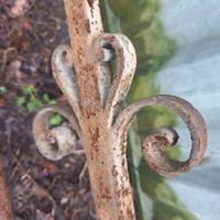 Inferriata antica in ferro battuto