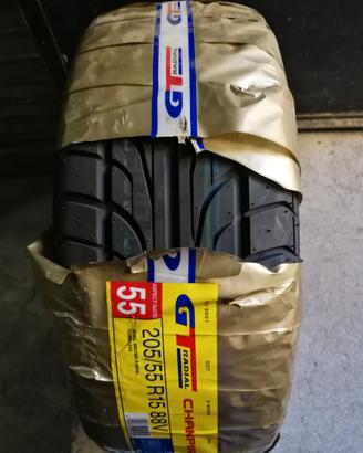 Pneumatico 205/55R15 88V
