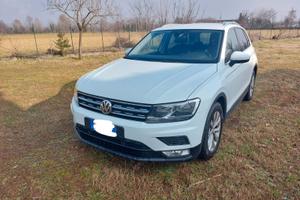Volkswagen Tiguan 1.6 TDI business bluemotion tech