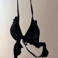 Costume nero reggiseno