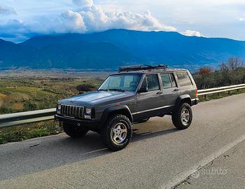 Jeep Cherokee XJ 4.0 De Luxe GPL