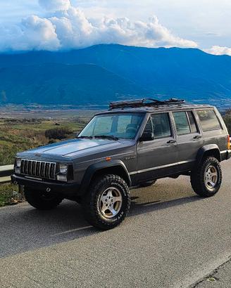 Jeep Cherokee XJ 4.0 De Luxe GPL