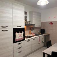 cucina CON ELETTRODOMESTICI INCLUSI