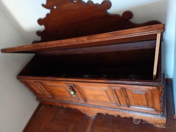 Splendida cassapanca siciliana antica