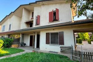 Villetta semi-indipendente in centro a Reggiolo