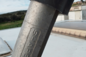 Palo antenna articolato